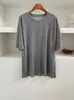 Camiseta Feminina de Verão 2026 com Bordas Desfiadas, Manga Curta, Fina e Confortável, Respirável, Modelo Soltinho e Casual