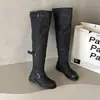 Botas de caña alta de cuero con hebilla de moda para otoño e invierno, botas largas de tacón grueso de nicho hasta la rodilla, botas vaqueras occidentales adelgazantes para mujer