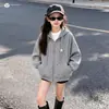 Sudadera con capucha para niñas estilo americano casual con estampado de estrellas completas, nuevo modelo otoño 2026, corte holgado con cremallera para niños mayores