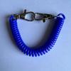 Venta al por mayor de fábrica cadena de llaves de cuerda elástica de plástico pulsera telescópica cuerda de cadena de llaves de resorte de color creativo doble cabeza