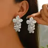 Pendientes de Flor Exagerada de Perla de Imitación Nuevos de Moda Europeos y Americanos Transparencia de Lujo Ligero Pendientes de Pétalo Versátiles Pendientes