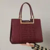Bolsa Feminina 2026 Verão Nova Bolsa Transversal Fashionável Versátil para o Dia a Dia Bolsa de Casamento de Alto Padrão Bolsa de Mão Bolsa para Mãe