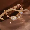 Pulseira de Pérolas Barrocas Nala para Mulheres, Luxo Leve, Alto Padrão, Design Exclusivo, Adorno de Flor Rosa, Pulseira Fashion e Versátil