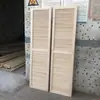 Gabinete de zapatos de madera maciza de pino con lamas, puerta de armario transpirable, puerta corrediza, pantalla plegable de madera móvil, ventilación