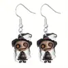 Los pendientes colgantes acrílicos de Halloween son adecuados para atuendos casuales y de fiesta, compatibles con varios dijes temáticos de Halloween para todas las estaciones.