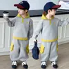 Conjunto Casual de Primavera para Meninos Moletom Estiloso Infantil Conjunto de Duas Peças 2026 Novo Modelo Roupas da Moda de Primavera para Meninos Pequenos