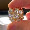 Brincos de Venda Quente Transfronteiriços Cravejados com Diamantes, Argolas de Luxo Leve, Brincos Versáteis com Diamantes Completos da Moda Europeia e Americana, Brincos de Tarraxa, Acessórios de Orelha Elegantes para Mulheres