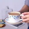 Conjunto de xícara e pires de cerâmica estilo retrô com flor pintada à mão em underglaze, conjunto de chá, xícara para chá da tarde, xícara para latte, conjunto criativo de xícara e pires