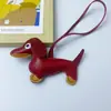Venta Caliente Transfronteriza Colgante de Dachshund Creativo para Colgar en Bolsos Llavero de Coche de Perro Salchicha de Cuero PU Lindo Regalo