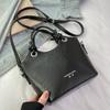 Nuevo Bolso de Cubo Portátil Simple con Texto de Moda Transfronterizo, Niche Simple Combinable Casual de Hombro Cruzado para Mujer