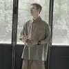 Camisa Polo Masculina de Verão Manga Curta Solta Design Moderno Nicho Gola Polo Camiseta Fashionável Marca Versátil Estilo de Hong Kong Camiseta de Manga Meia