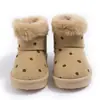 Nuevas botas cortas de invierno para niñas con forro polar, botas de nieve gruesas y cálidas para niños, zapatos de algodón cálidos de lunares para niñas, zapatos para bebés