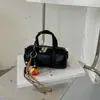 Bolso de Mano de Alta Gama Transfronterizo Elegante de Nicho para Mujer 2026 Nueva Moda Otoñal Bolso Tote Pequeño Cruzado para el Trabajo y el Viaje