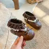 Botas de Couro Estilo Chanel para Meninas 2026 Inverno Novo Preto Estilosas Versão Coreana Com Pelúcia Macia Solado Botas Curtas Botas de Algodão de Duas Camadas
