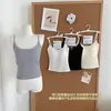 Camisola de encaje con paneles de lyocell cepillado de tirantes finos para otoño e invierno para mujer con copas, corte ajustado y hermoso diseño en la espalda