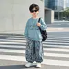 Conjunto de moletom infantil, estiloso e legal para meninos, novo conjunto casual de duas peças para primavera e outono para crianças pequenas, moda infantil tendência 2026