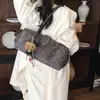 Moda Otoño 2026 Nuevo Bolso de Bowling con Remaches Bolso de Mano Bolso de Hombro Bolso para Mujer Gran Capacidad Versátil Bolso Casual