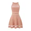 Elegante e emagrecedor vestido de moda estilo coreano, chique e luxuoso, popular online, com um design que marca a cintura para um efeito emagrecedor, adequado para o uso diário, com um design de nicho único