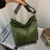 Bolsa casual retro de estilo coreano da moda deste ano 2024 cor sólida novo estilo versátil bolsa balde ins