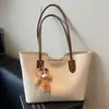 Bolsa Casual Retrô Feminina de Grande Capacidade Nova Outono e Inverno Versátil Bolsa de Ombro Bolsa de Aula para Estudante Universitário Bolsa Tote para o Trabalho