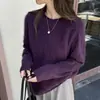 Novo suéter de outono e inverno em estilo minimalista, com caimento relaxado e solto, e versátil, feito de mistura de lã com efeito emagrecedor, produzido por um fabricante especializado em malhas de mistura de lã.