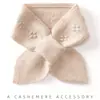 Novo cachecol de cashmere liso para outono e inverno com design perfurado em xadrez, oferecendo calor, proteção contra o frio e suporte para o pescoço; um aquecedor de pescoço grosso com padrão jacquard.