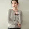 26 Novos Suéteres de Caxemira Outono e Inverno Cardigã Feminino Gola Redonda Cor Lisa Versátil Suéter de Caxemira Jaqueta de Tricô Top Solto