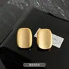 Brincos Quadrados de Metal com Desenho de Fio Côncavo Simples Versáteis Novos Estilos Quentes Femininos Brincos Elegantes de Alta Qualidade