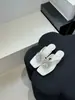 Chinelos de Strass Estilo Francês para Mulheres, Uso Externo de Verão, Sandálias de Dedo com Bico Quadrado e Salto Baixo