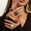 Pulseira Punk Transfronteiriça Europeia e Americana de Resina com Rebites e Strass, Anel de Pulseira Circular Aberto Personalizado em Gradiente Âmbar