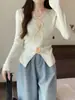 Deseo Puro Encaje de Costura Diseño de Flor Primavera Nuevo Suéter Ajustado Adelgazante de Manga Larga Camisa de Punto Top Corto
