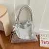 Bolsa tote de gran capacidad, bolso de hombro casual moderno para llevar bajo el brazo, diseño de nicho único y elegante, bolso de mano personalizado y de moda