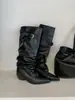 Botas de montar vintage europeas y americanas de punta, plisadas, de pierna ancha, hasta la rodilla, con decoración de hebilla de cinturón