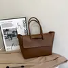 Bolsa tote flip-top, de alta qualidade, minimalista para mulheres, nova coleção outono/inverno 2026, versátil, estilo retrô, grande capacidade, adequada para o trajeto diário