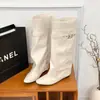 Botas de cano alto se acumulam Botas de cavaleiro femininas outono e inverno cano largo estilo salto salto quadrado bico quadrado moderno 2026 botas baixas fivela moda preto