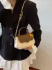 Bolsa Popular de Moda com Uma Alça para Mulheres Outono e Inverno 2025 Novo Design de Nicho Simples Pequena Bolsa Quadrada Transversal para o Dia a Dia