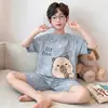 Pijama masculino estilo novo 2026, calça de manga curta de verão, fino e leve, adequado para crianças, meninos pequenos, adolescentes e crianças mais velhas, para usar em casa