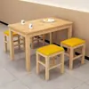 Mesa de comedor de madera maciza, adecuada para restaurantes comerciales, apartamentos pequeños y uso doméstico; diseños rectangulares y cuadrados disponibles
