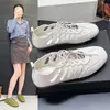 Tênis esportivos casuais femininos, tênis de treino alemães, com cadarço, sola reta, versão de nicho retrô versátil, sapatos de couro macio para estudantes de verão