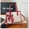 Bolso Pequeño Cuadrado de Moda al por Mayor con Estampado de Serpiente y Bloques de Color para Mujer, Nuevo Estilo Primavera 2026, Bolso Cruzado de Hombro Único con Lazo de Bufanda de Seda