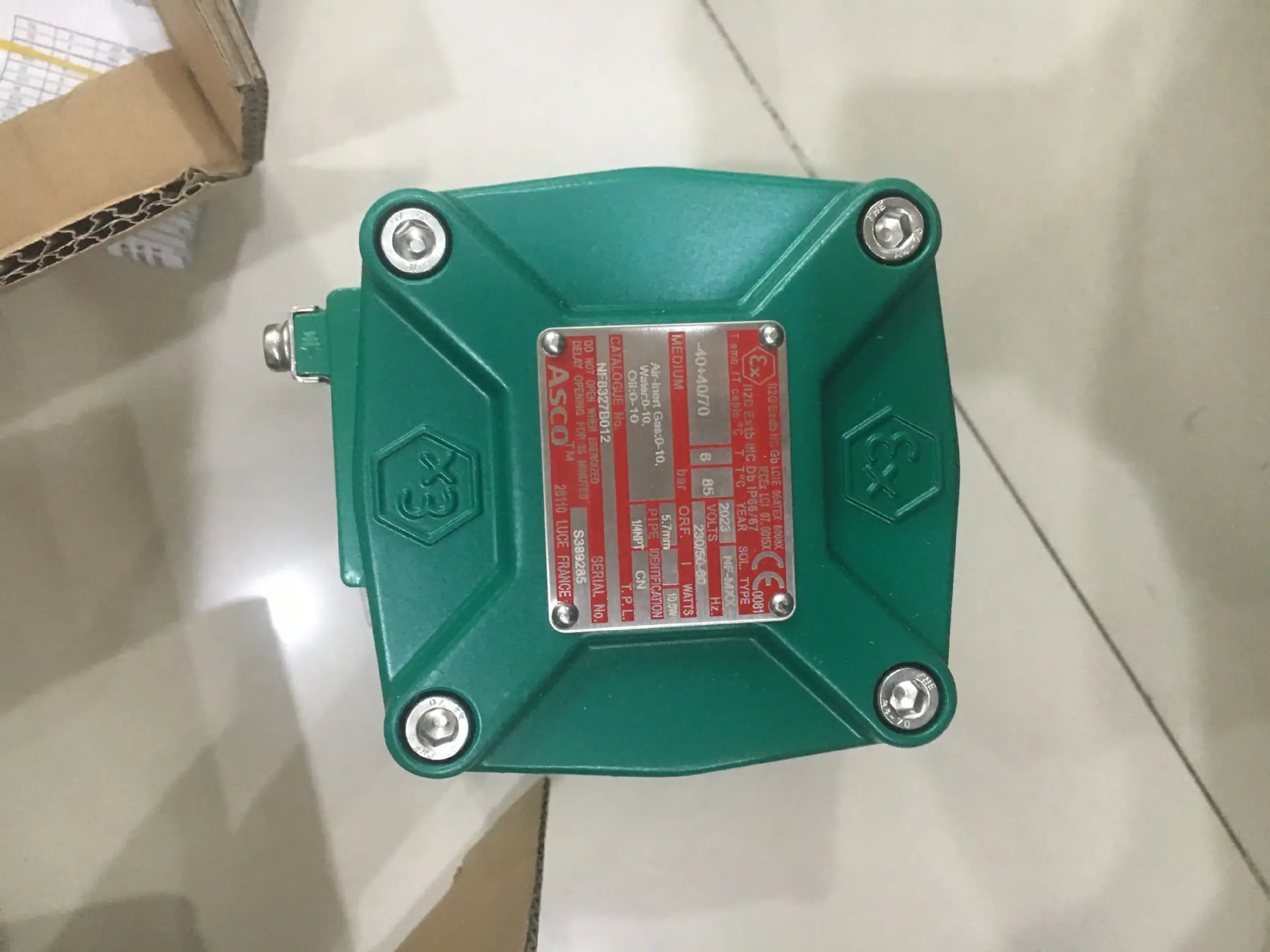 NF8327B012