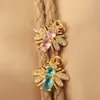 Europa y Estados Unidos venta caliente cobre micro incrustación joyería de moda para mujer lujo ligero incrustado circonita chapado en oro lindo colgante de abeja venta al por mayor