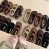 Sapatos Retro de Camurça com Estampa de Leopardo, Bico Redondo, Tira Única, Bico Dividido, Pata de Porco, com Pelúcia Adicionada, Sapatos Mary Jane Birkenstock Femininos para Outono e Inverno