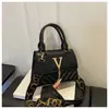 Bolsa de Mão com Franjas Bordadas em Linha Estilo Coreano Moda Retrô 2026 Bolsa Casual Estilosa Bolsa de Ombro Transversal Tendência