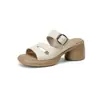 Chinelo de couro de carneiro super macio e confortável com sola grossa e fivela de cinto para uso externo. Sandálias casuais de couro genuíno com salto alto grosso e bico redondo, modelo 2026, para mulheres.