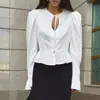 Blusa de gasa con volantes en el dobladillo, estilo chic transfronterizo para mujer, diseño de otoño 2026, camisa blanca de cuello redondo con manga acampanada, moda para mujer