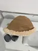 Corea del Sur nuevo sombrero de pescador de felpa para mujer, invierno, dulce, lindo, a prueba de viento, cálido, protección para las orejas, sombrero Lei Feng, sombrero de cubo peludo