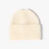Gorro de Punto con Hueco para Cola de Caballo para Mujer Invierno Estilo K Moda Tendencia Otoño e Invierno Gorro Pullover Parte Superior Abierta Gorro de Lana Protección para Orejas