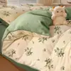 Conjunto de Cuatro Piezas de Leche Estampada de Invierno, Manta de Coral de Doble Cara, Funda de Edredón Individual, Conjunto de Tres Piezas para Dormitorio Individual/Doble, Uso Doméstico