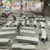 Paisaje de ciudad comercial moderno mobiliario exterior de hormigón GRC taburete de acabado lineal asiento de terrazo blanco
